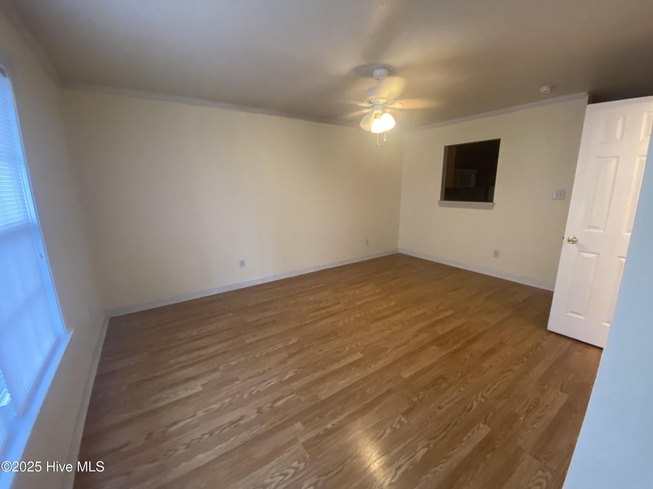 202 Streamwood Dr - Photo 2 of 6