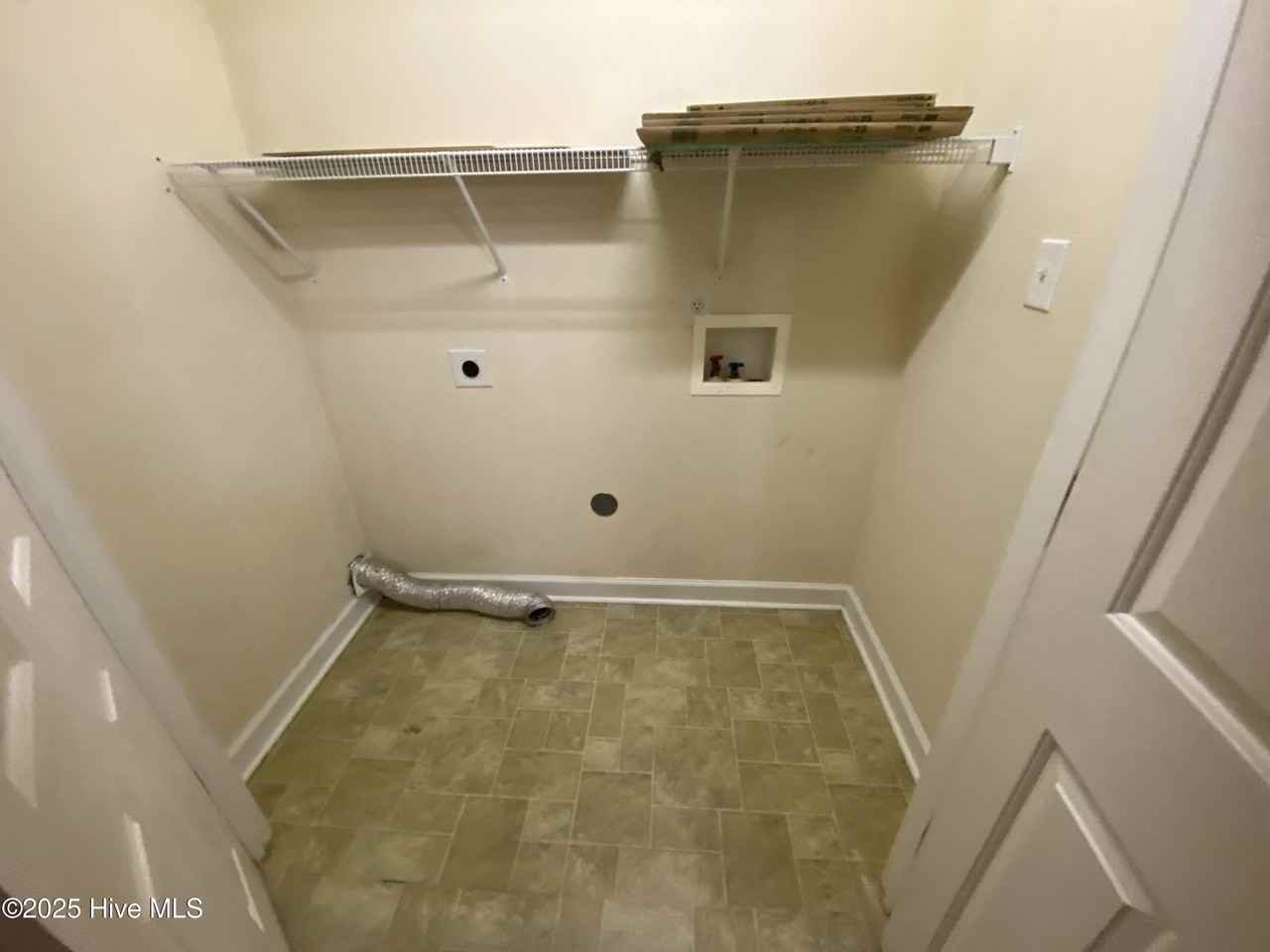 202 Streamwood Dr - Photo 6 of 6