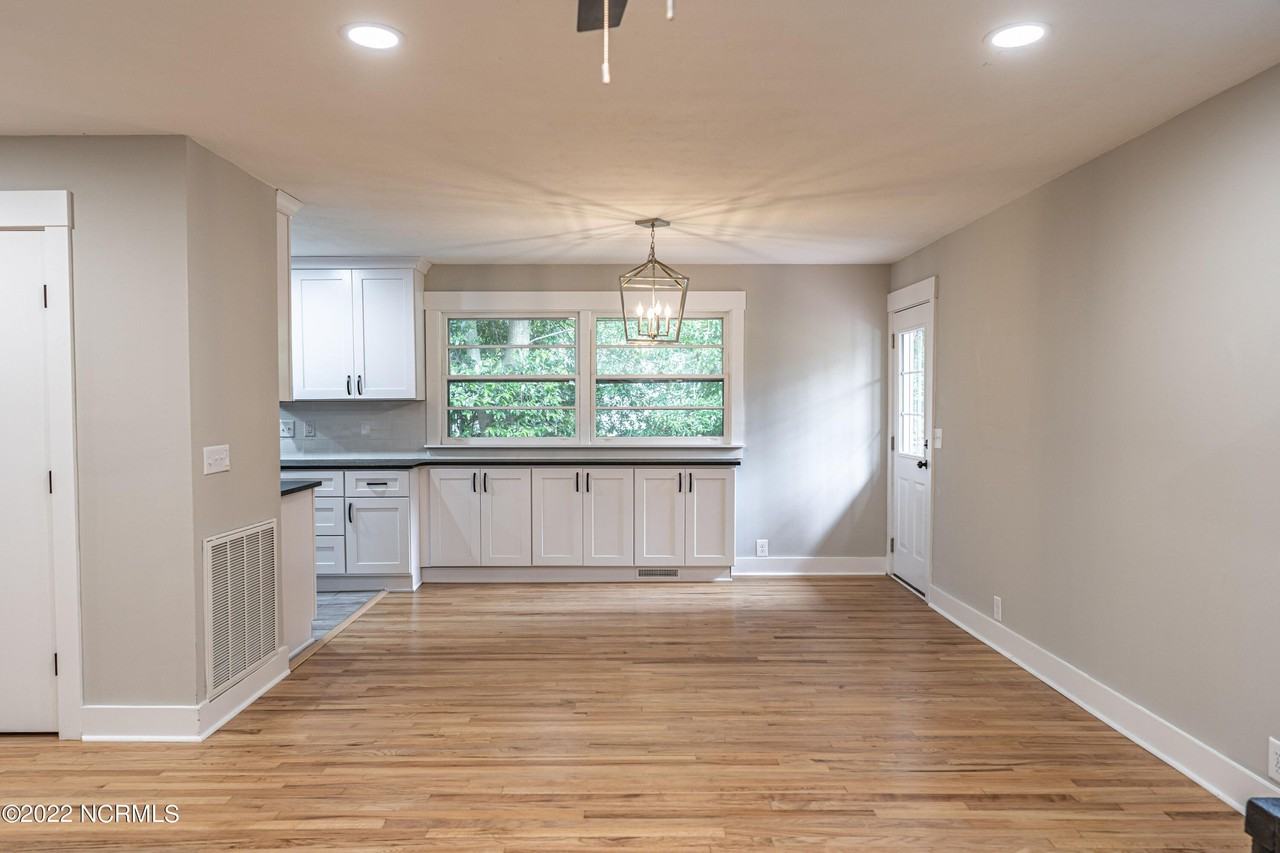 440 W Maine Ave - Photo 4 of 28