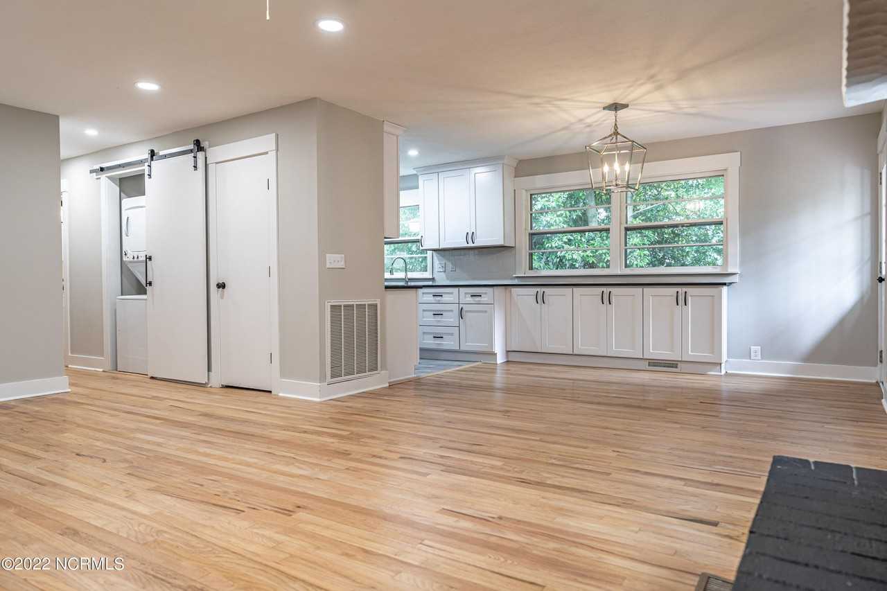 440 W Maine Ave - Photo 5 of 28