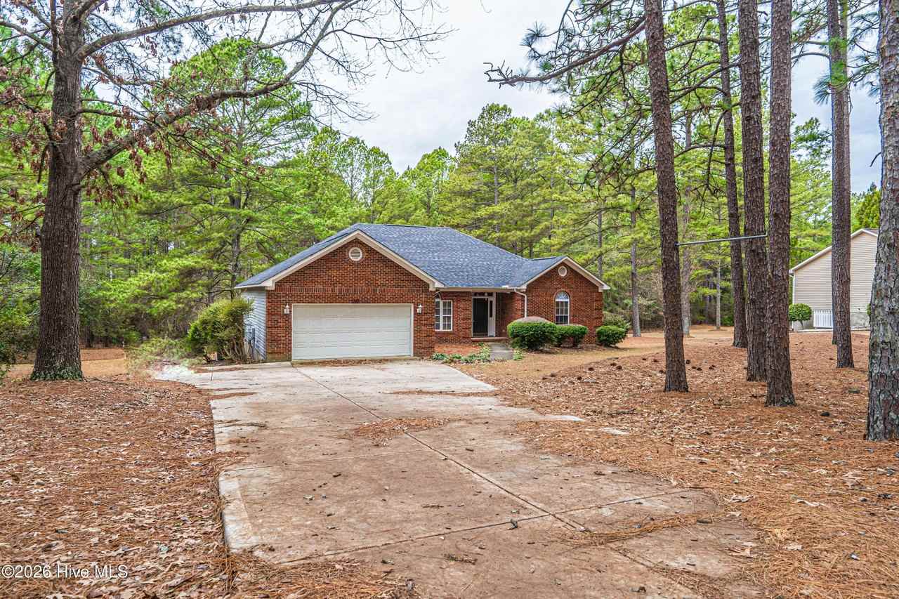 1110 Devonshire Trl - Photo 2 of 23