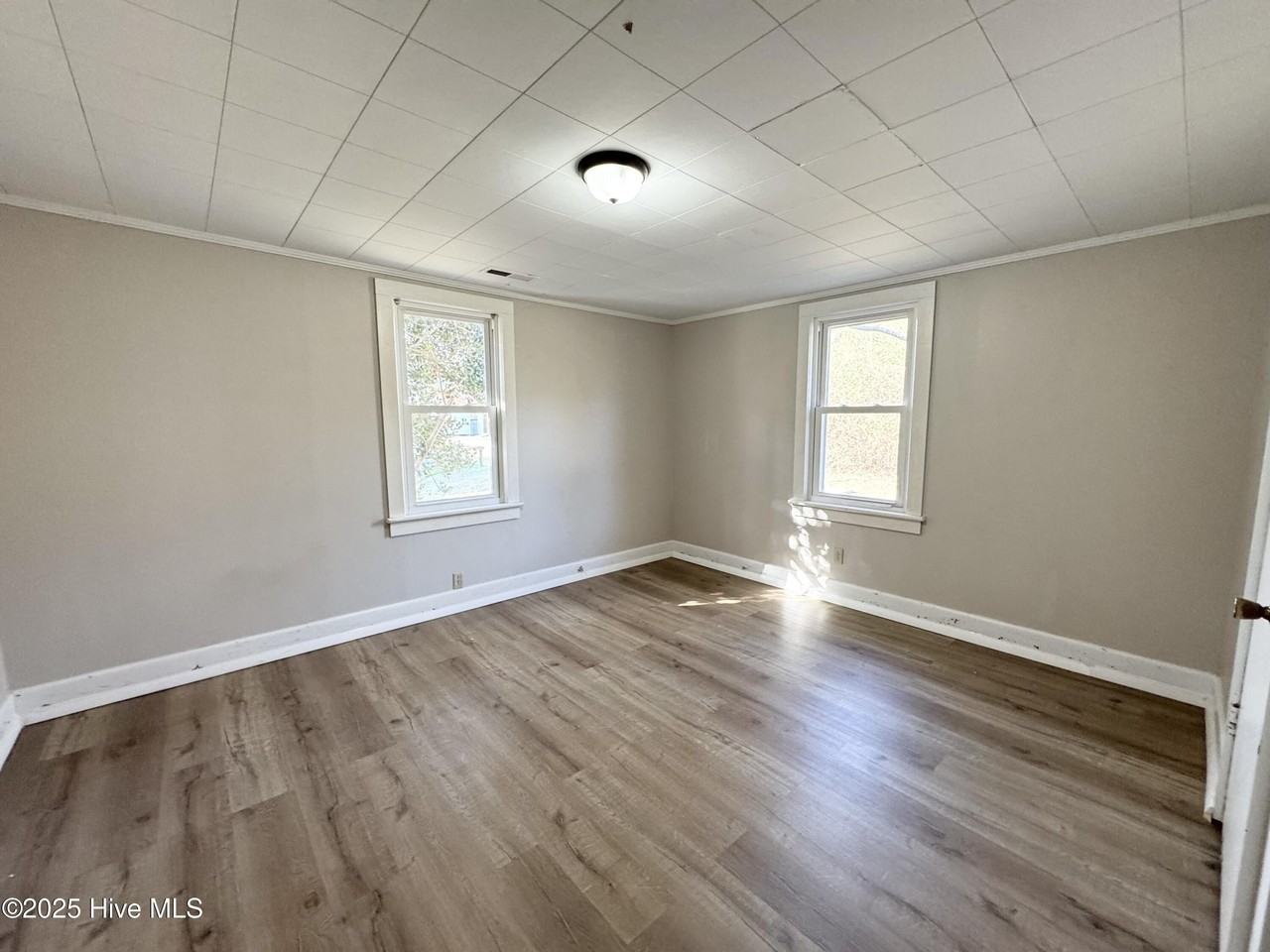 1005 Parsonage St - Photo 6 of 7