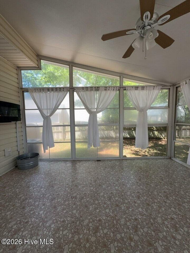 151 Bayshore Dr - Photo 5 of 14