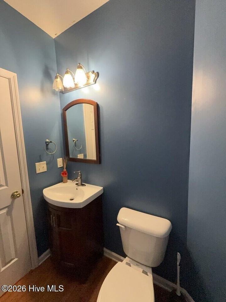 151 Bayshore Dr - Photo 6 of 14