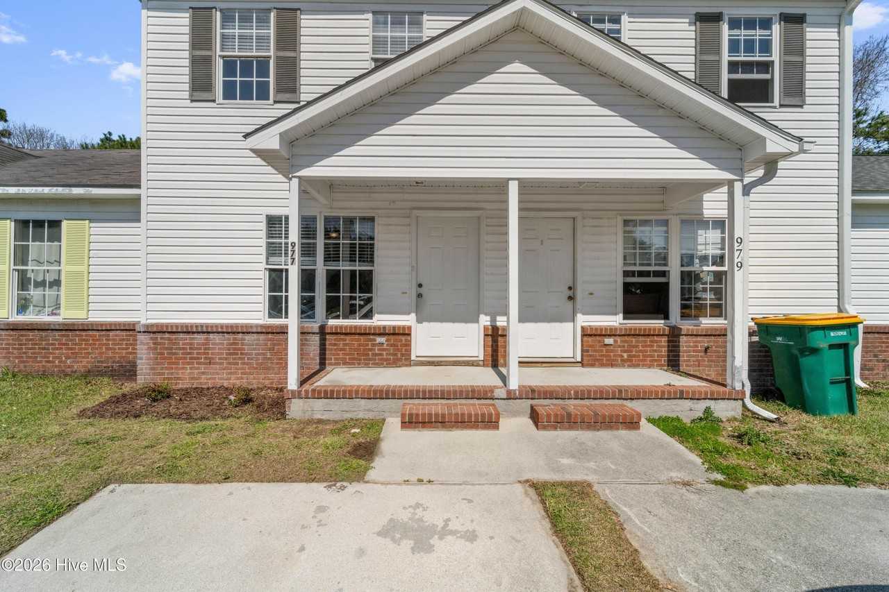 977 W Pueblo Dr - Photo 2 of 23