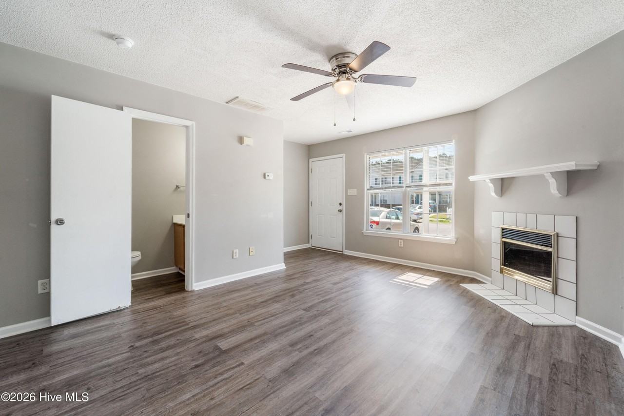 977 W Pueblo Dr - Photo 5 of 23