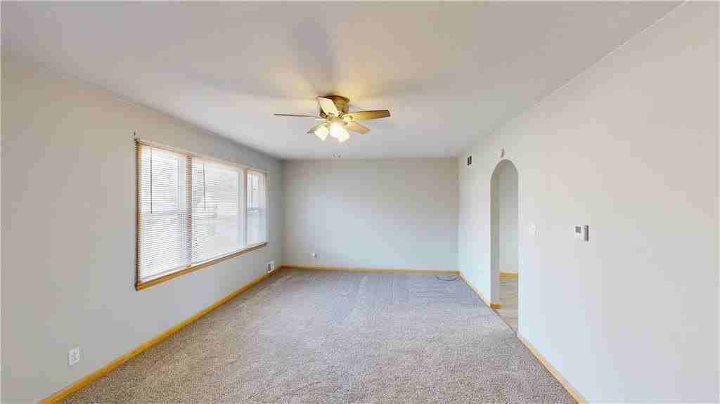 902 N Cedar St - Photo 6 of 19