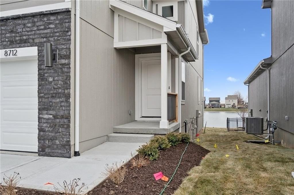 8712 Sw Brickell Dr - Photo 2 of 31