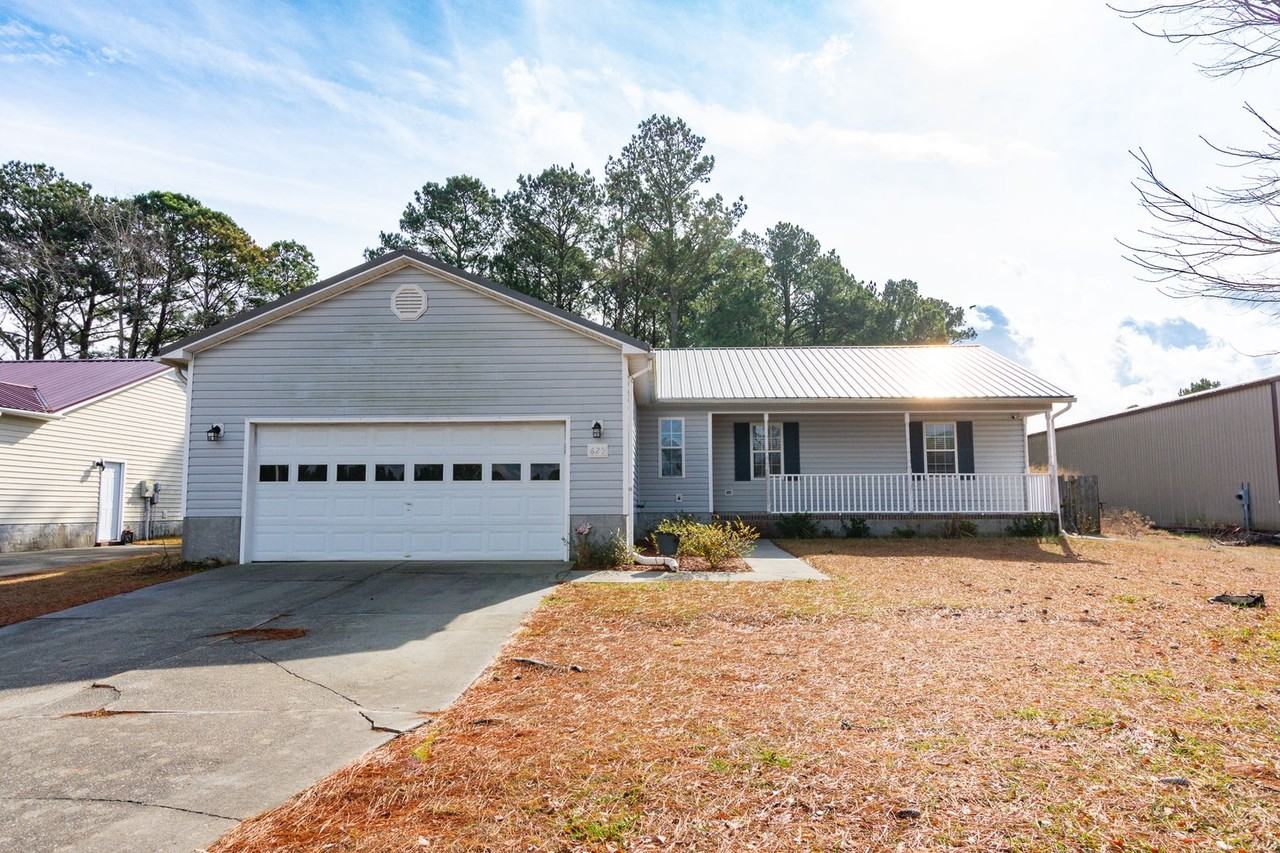 625 Queens Creek Rd - Photo 2 of 42