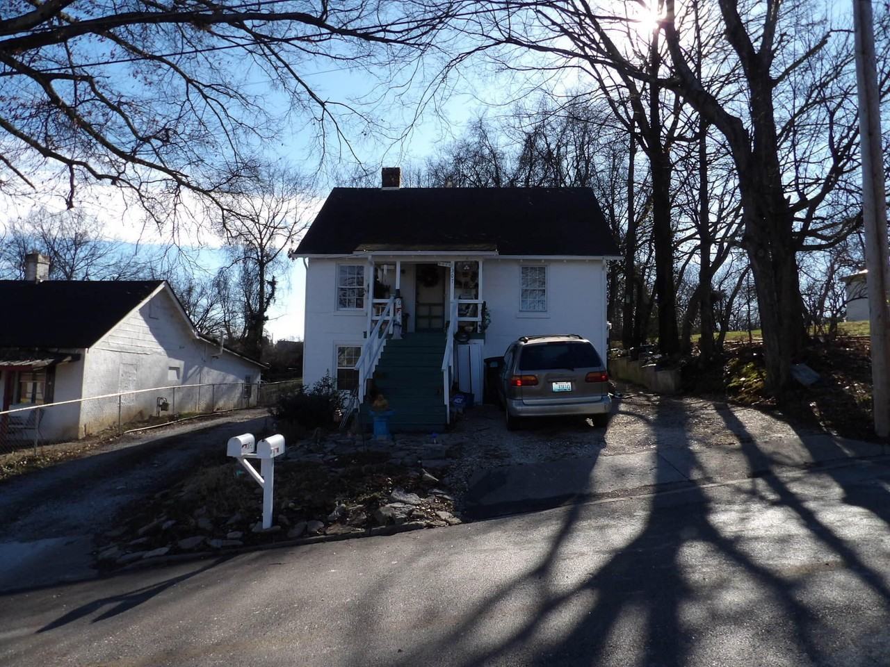 307 Henry St Unit B #B - Photo 2 of 43