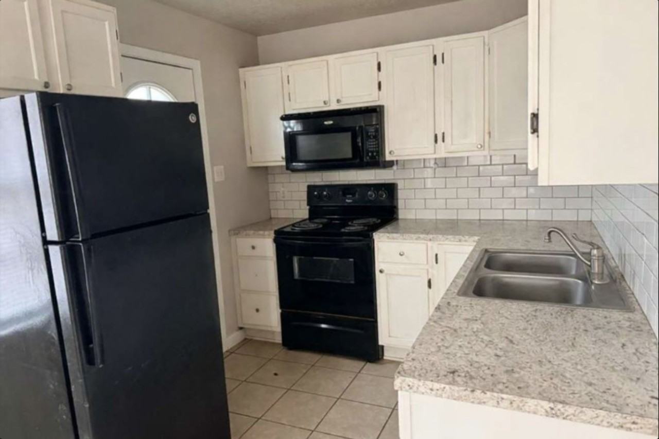 435 Beech St - Photo 2 of 8