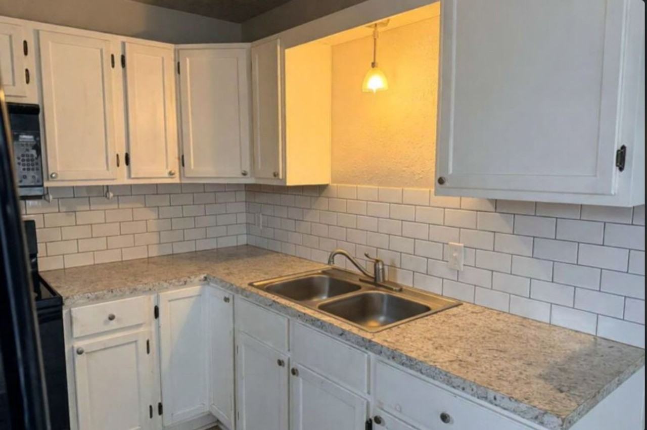 435 Beech St - Photo 3 of 8