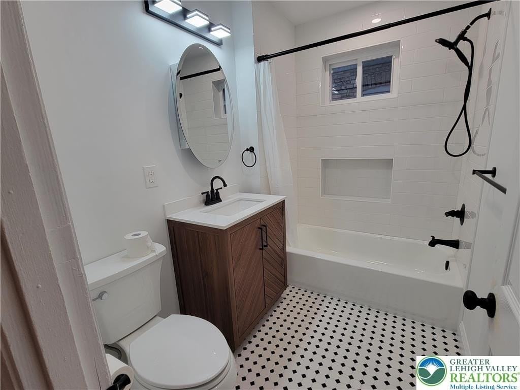 746 Linden St Unit 2 #2 - Photo 6 of 20