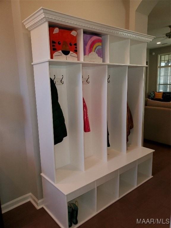 9407 Crescent Lodge Cir - Photo 4 of 36