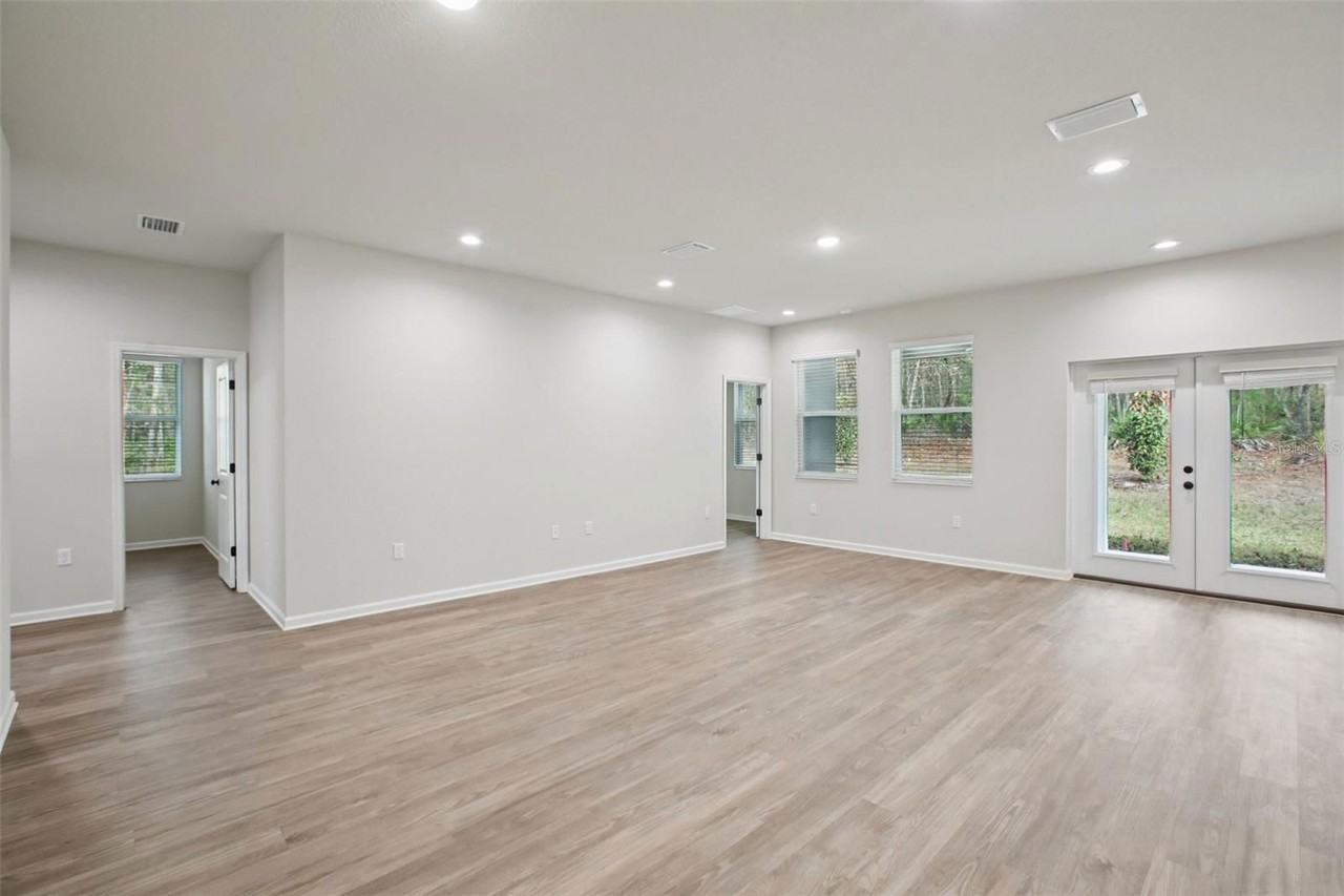 64 Cactus St - Photo 3 of 8