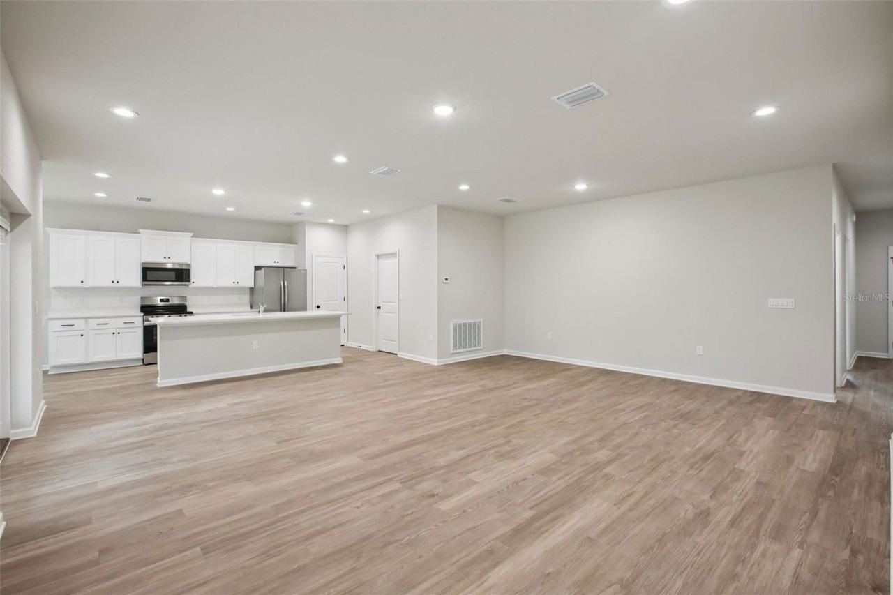 64 Cactus St - Photo 7 of 8