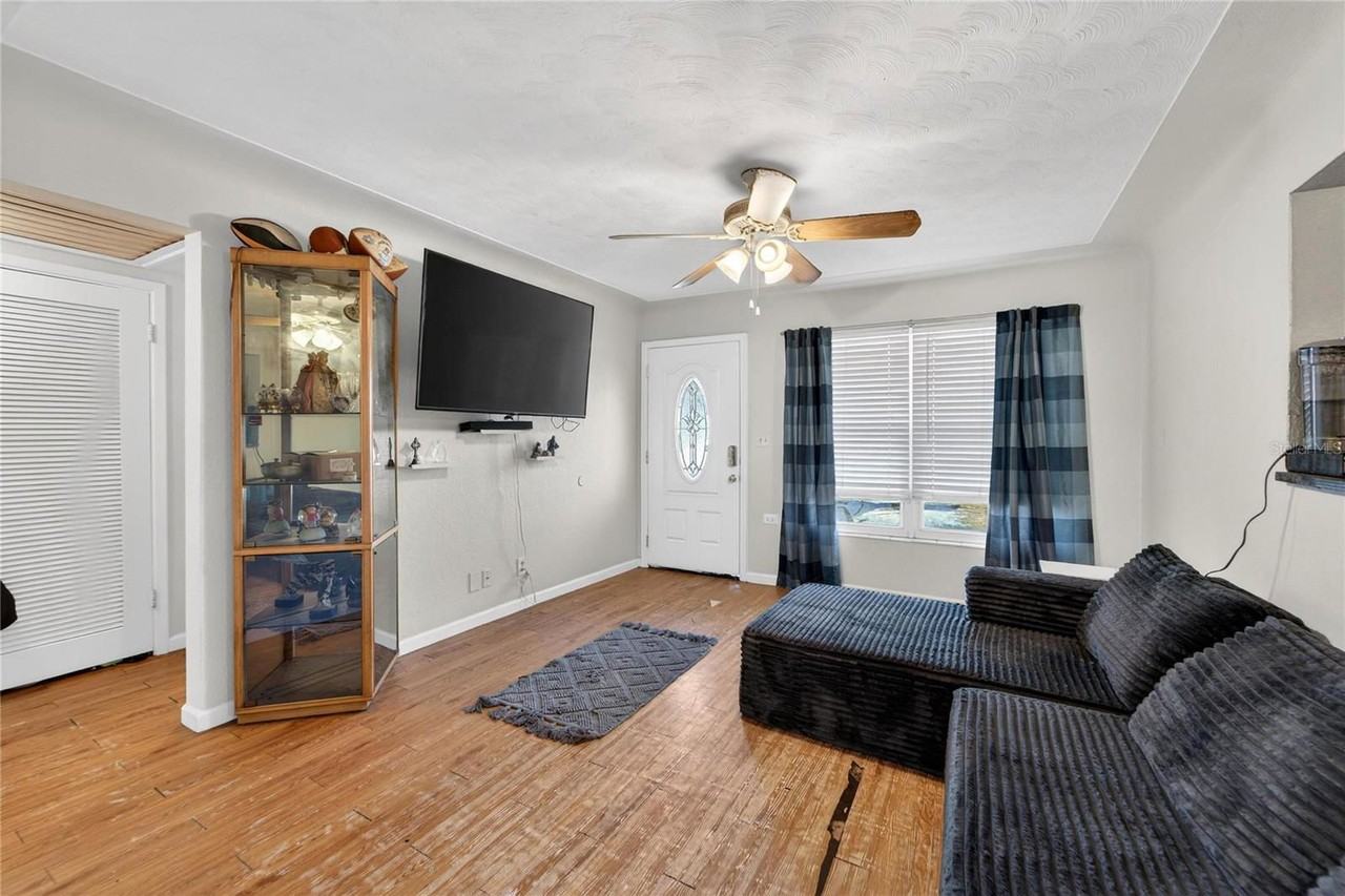 5230 45th Ave N - Photo 3 of 8