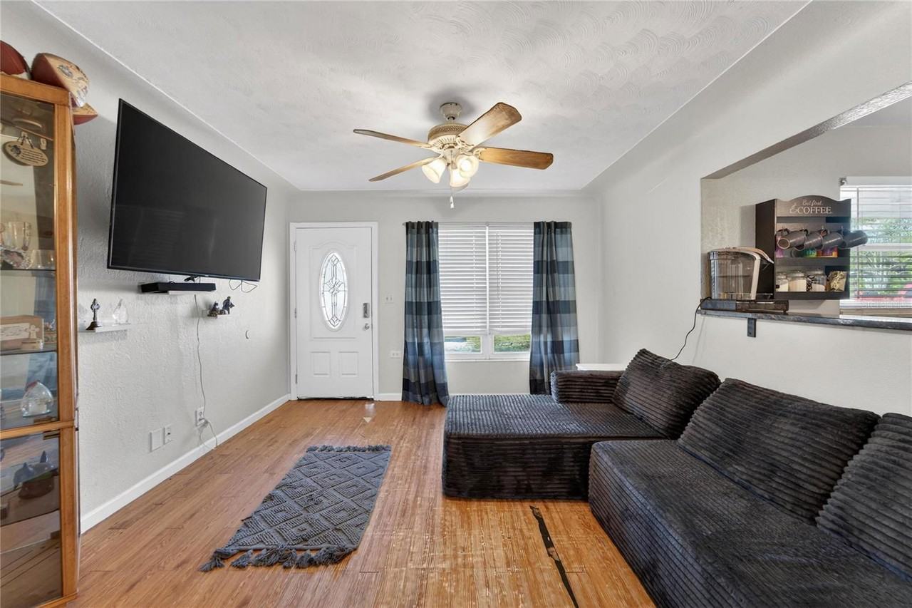 5230 45th Ave N - Photo 4 of 8