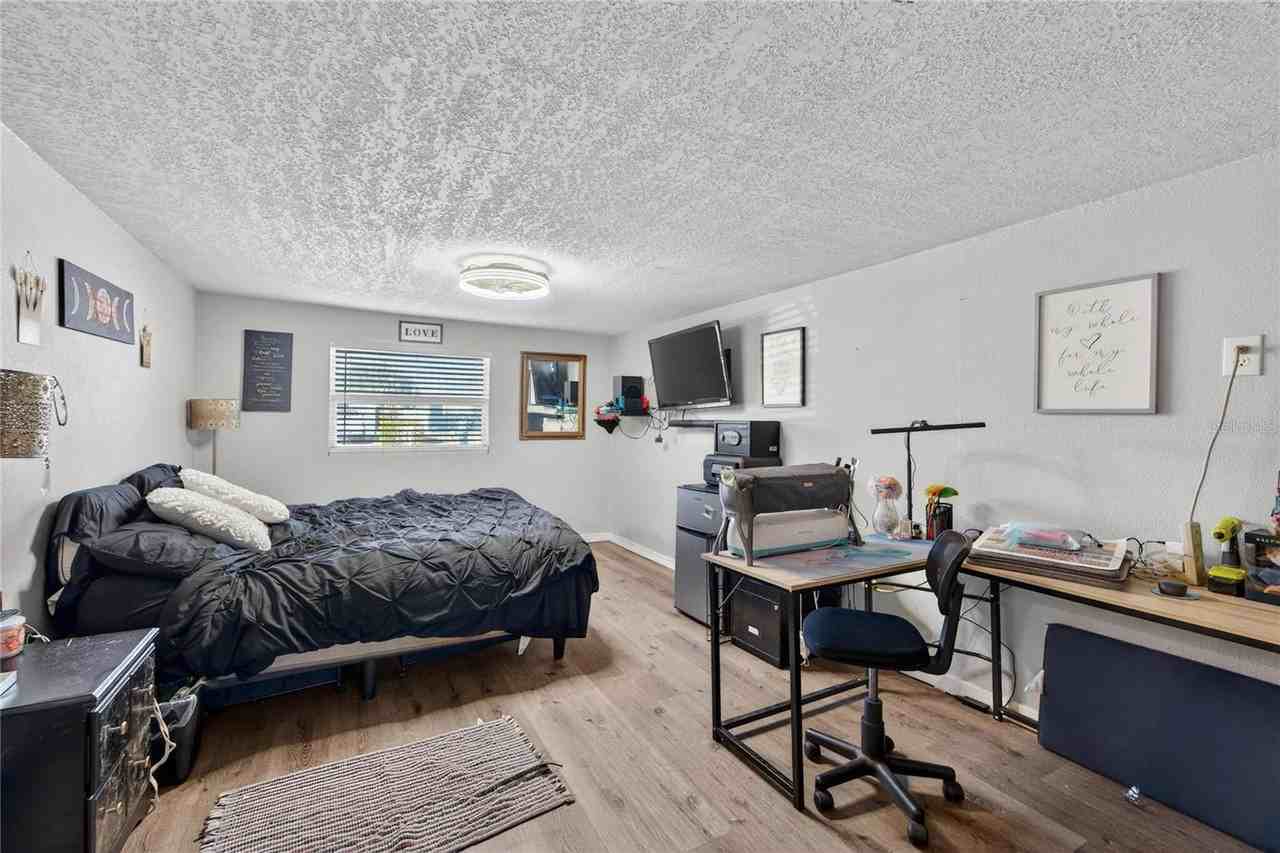 5230 45th Ave N - Photo 7 of 8