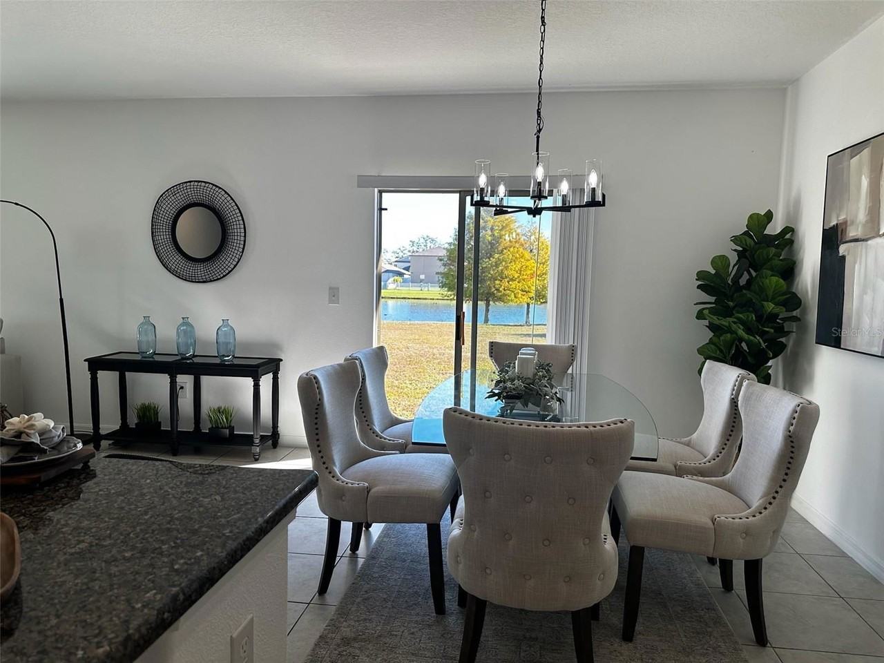 5213 Dandelion St - Photo 2 of 8