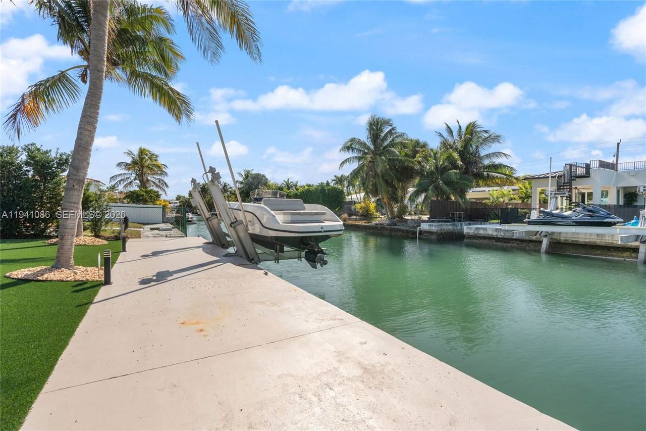 7810 Hawthorne Ave #SFH - Photo 2 of 8