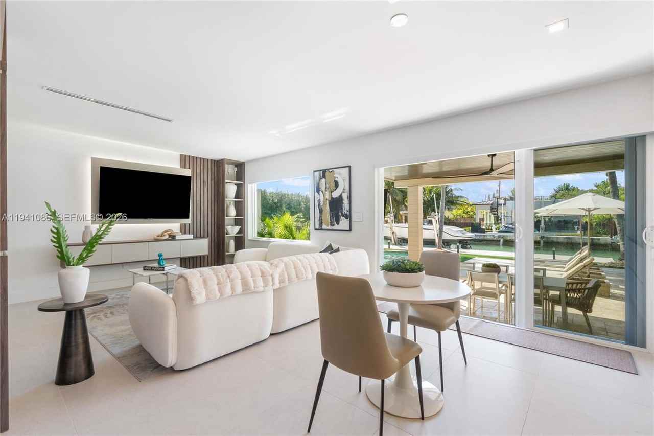 7810 Hawthorne Ave #SFH - Photo 5 of 8