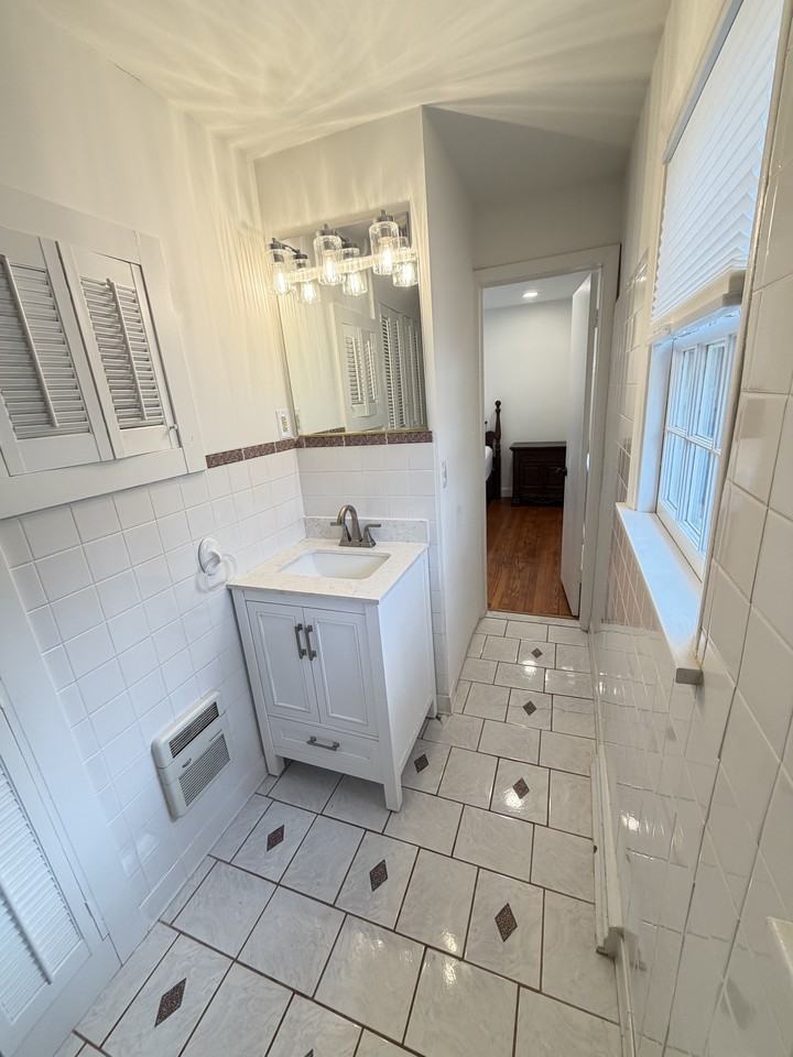 2648 Melbourne Dr #1 - Photo 3 of 23