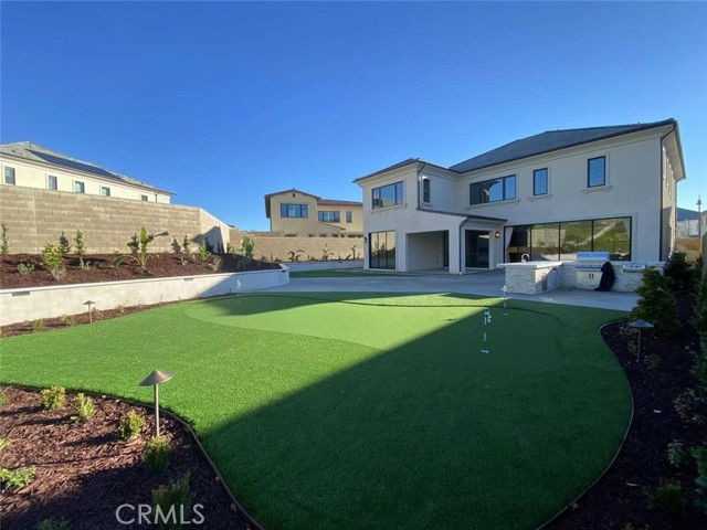 101 Interstellar - Photo 2 of 8