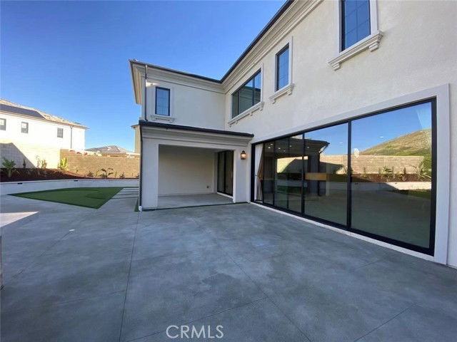 101 Interstellar - Photo 4 of 8