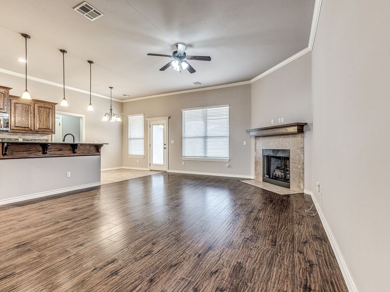 417 Kimberly Dr - Photo 4 of 26