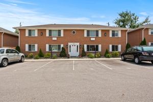 featured image of 1033 Folkestone Rd