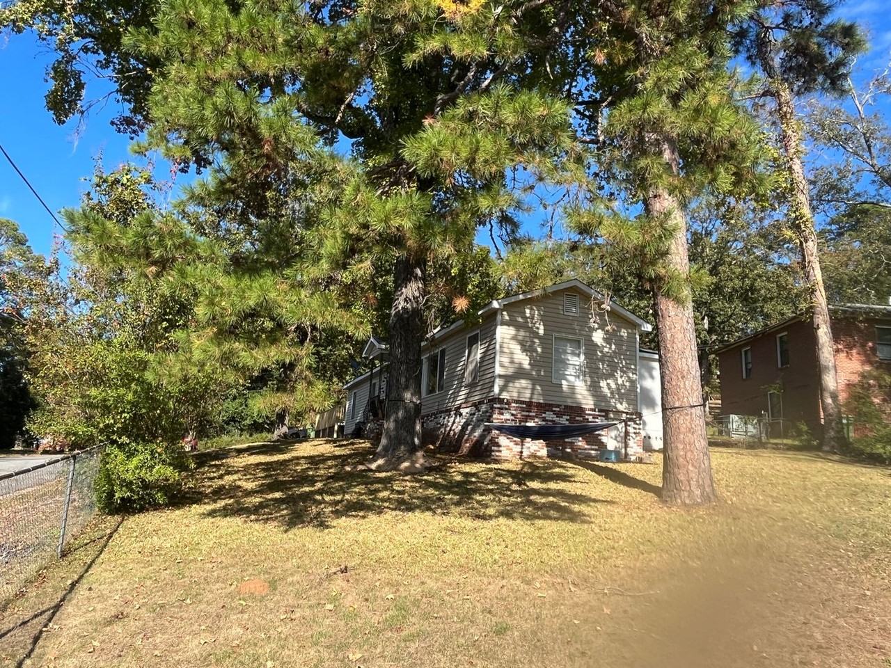 54 Douglas St - Photo 6 of 24