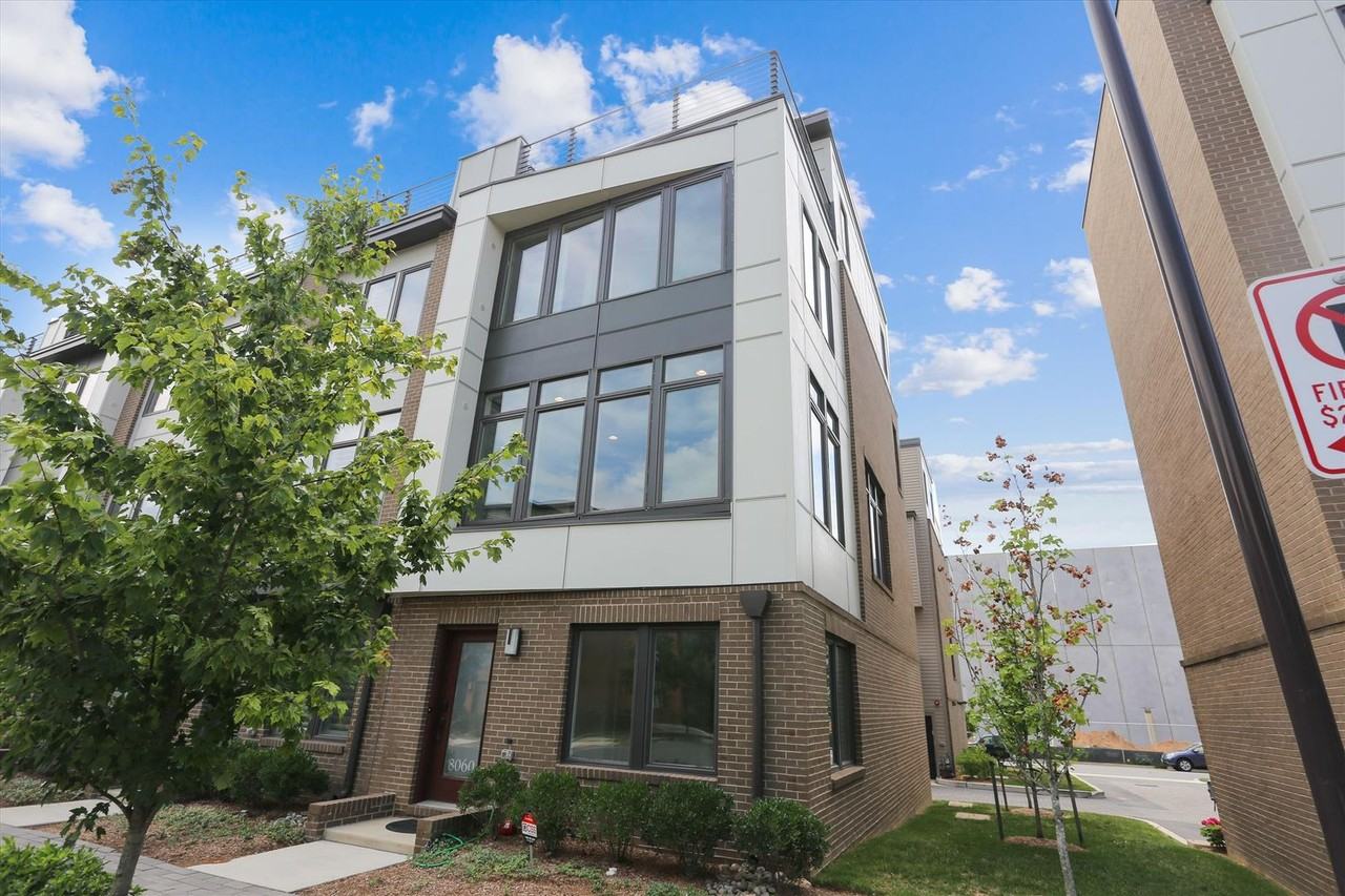 8060 Red Hook St - Photo 2 of 50