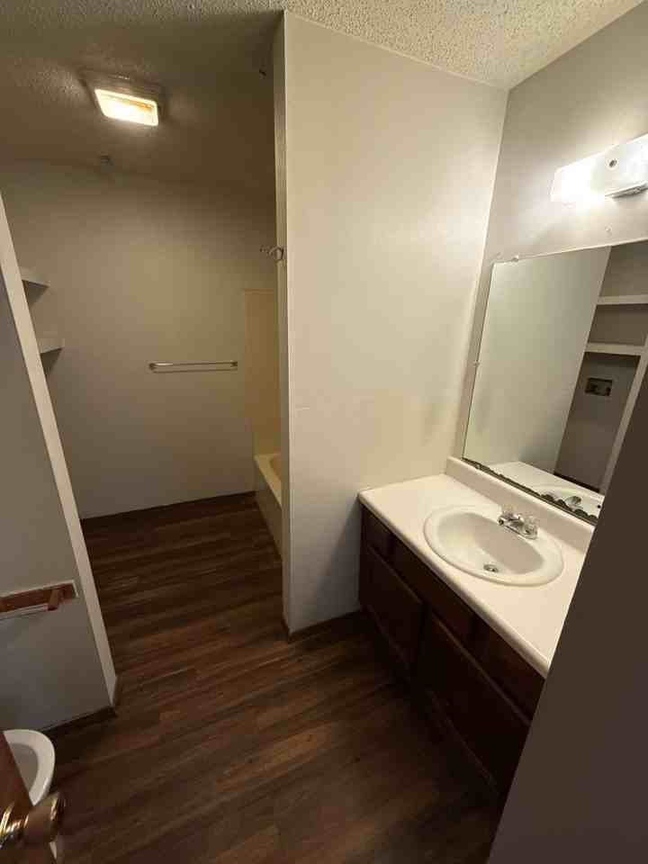 805 E N St - Photo 7 of 10