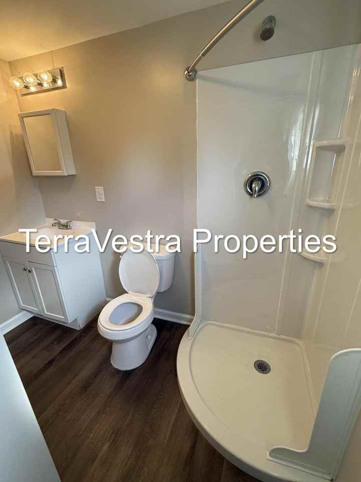 1881 Williamstown Rd - Photo 5 of 9