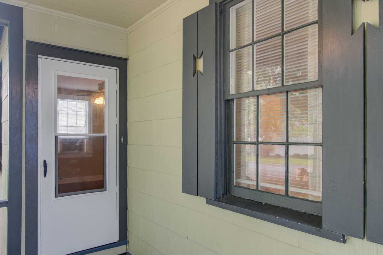 15 Addlestone Ave - Photo 2 of 8