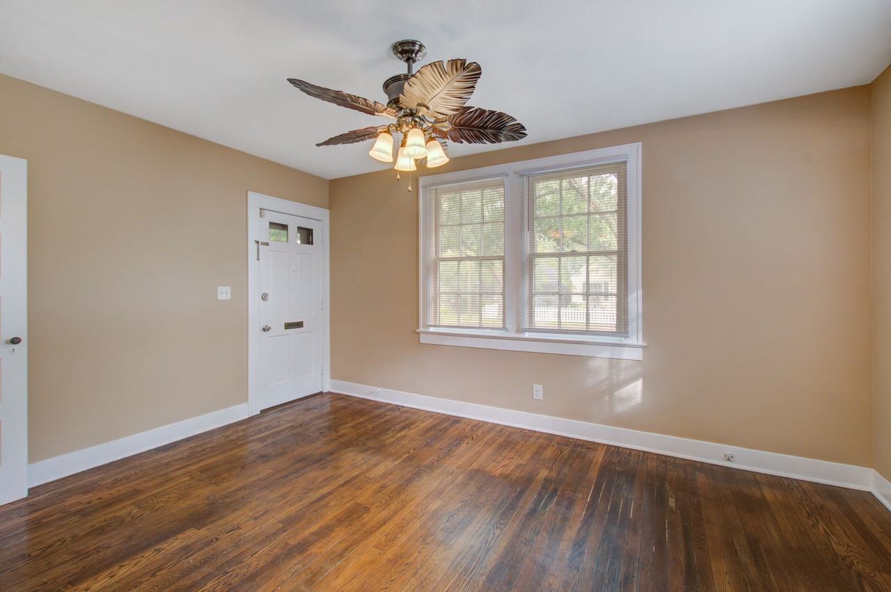 15 Addlestone Ave - Photo 3 of 8