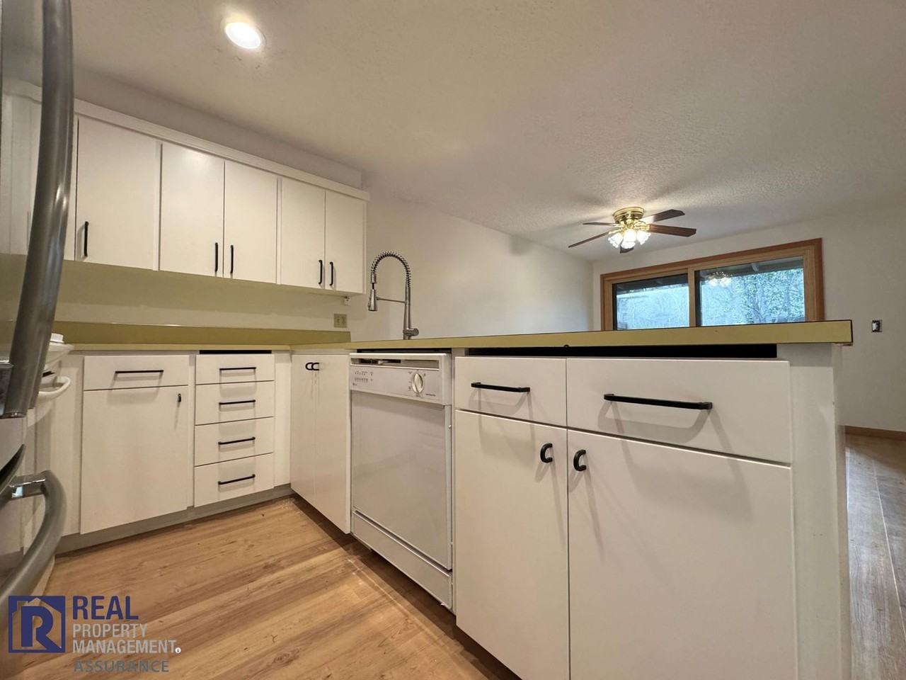 15402 Sw Village Ln - Photo 4 of 25