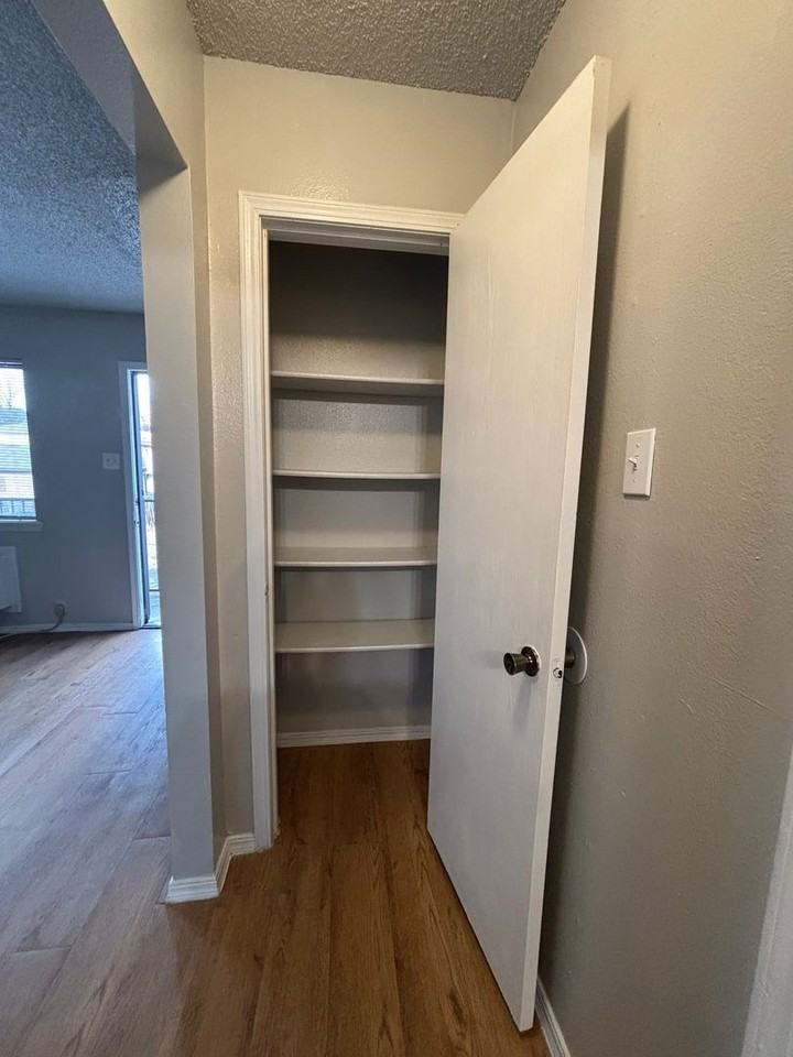 COLEMAN COURTYARD - Photo 6 of 14