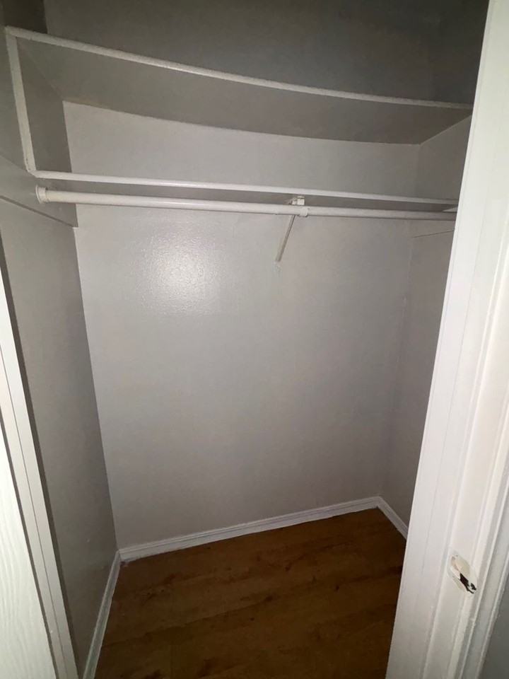 COLEMAN COURTYARD - Photo 7 of 14