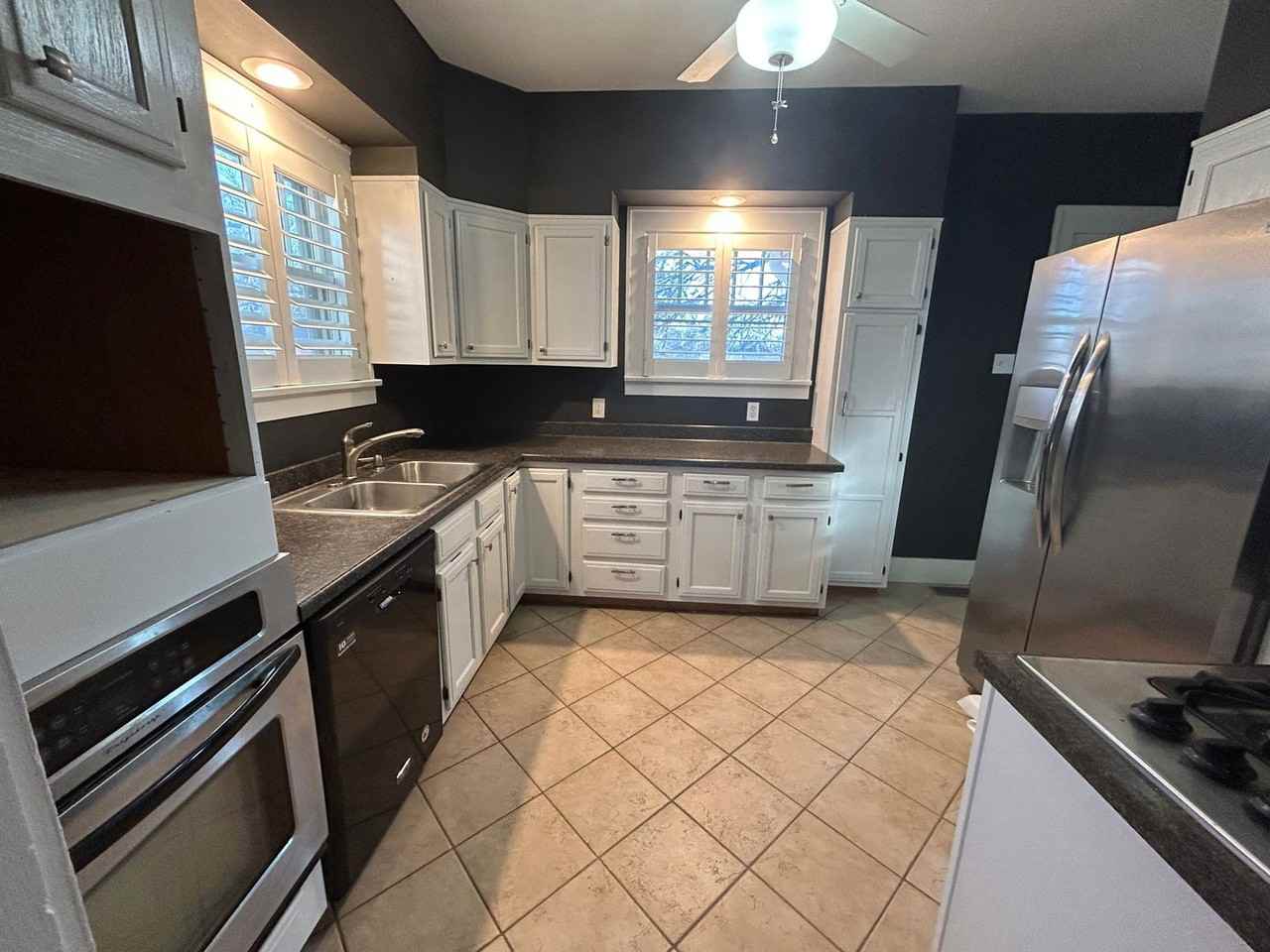 2042 Elm St - Photo 4 of 14