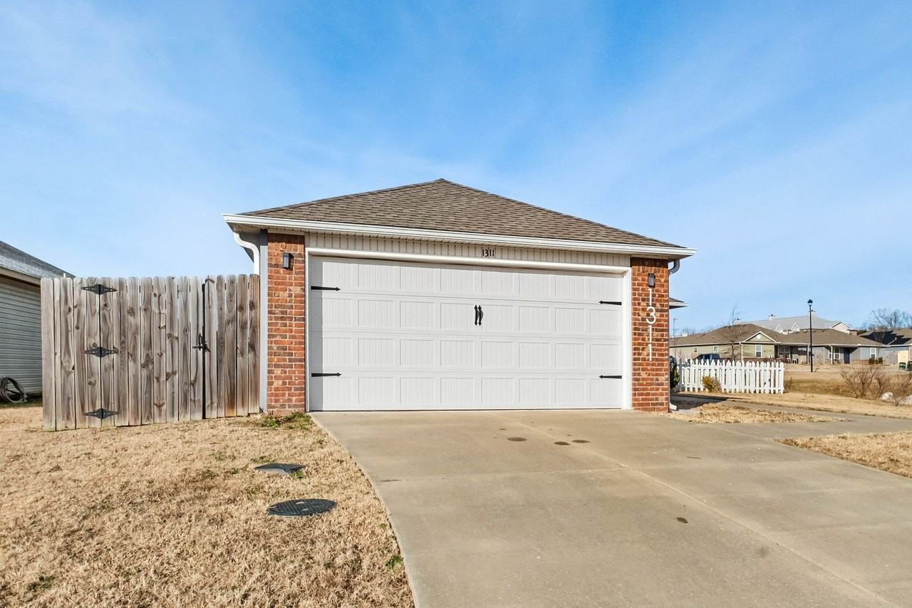 1311 S Scissortail Ln - Photo 3 of 26