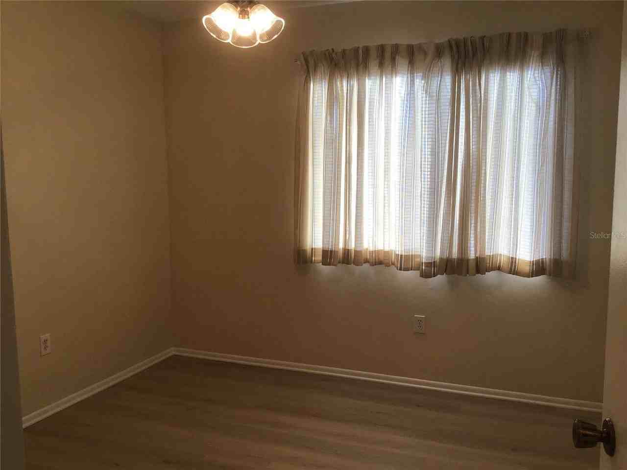 3087 Idlewood St - Photo 7 of 9