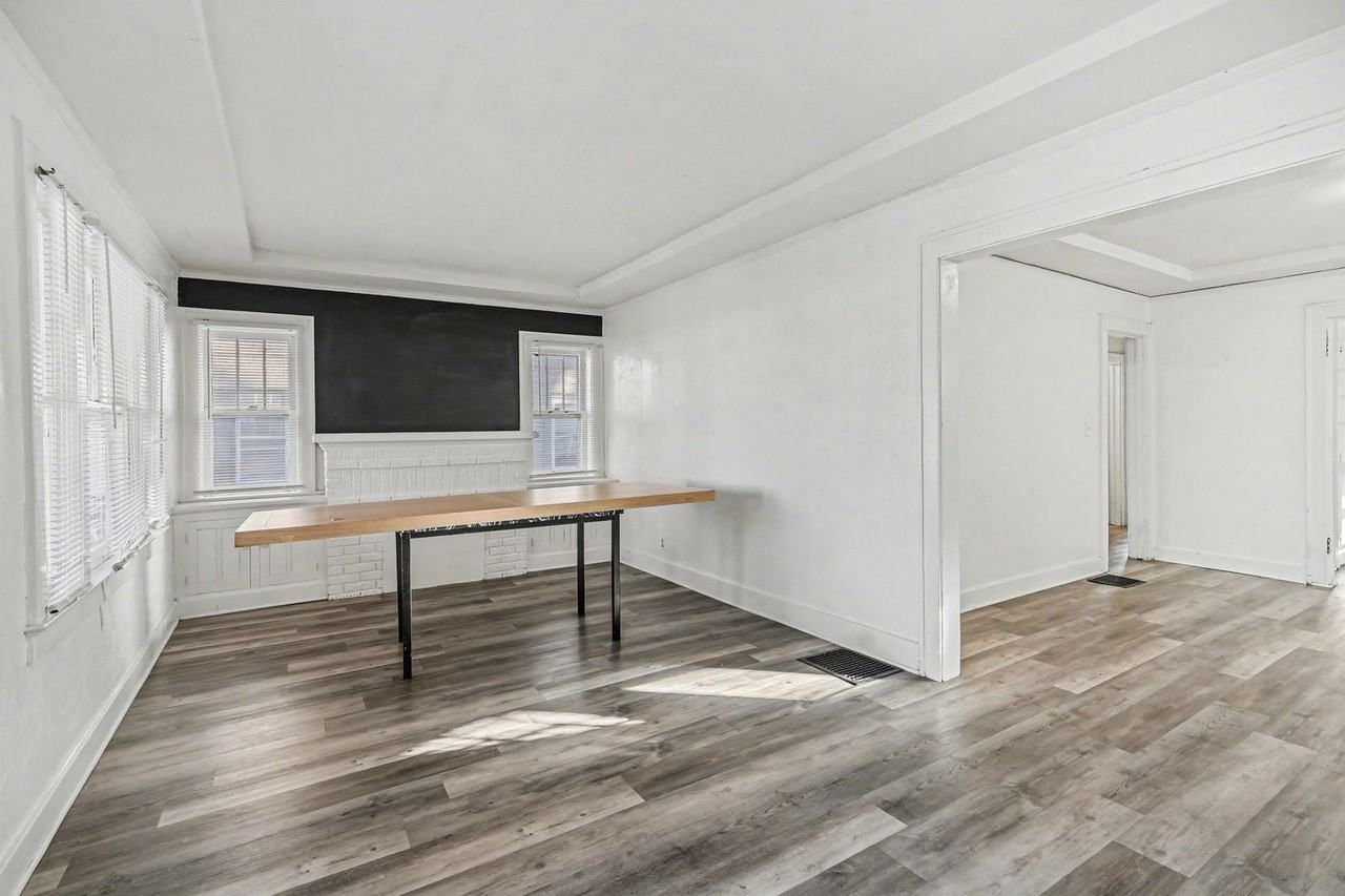 2219 E Gregory Blvd - Photo 3 of 14