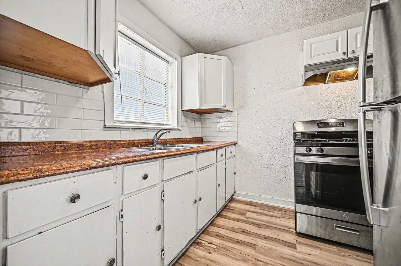 4216 Cleveland Ave - Photo 4 of 12