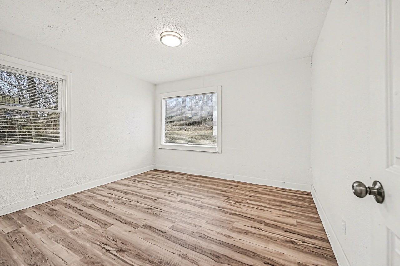 4216 Cleveland Ave - Photo 7 of 12