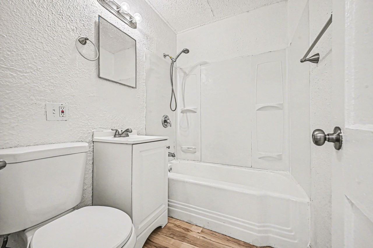 4216 Cleveland Ave - Photo 5 of 12