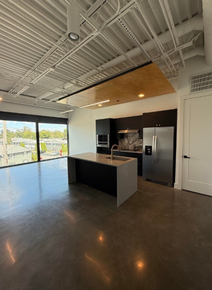 1131 Fairview Ave - Photo 3 of 12