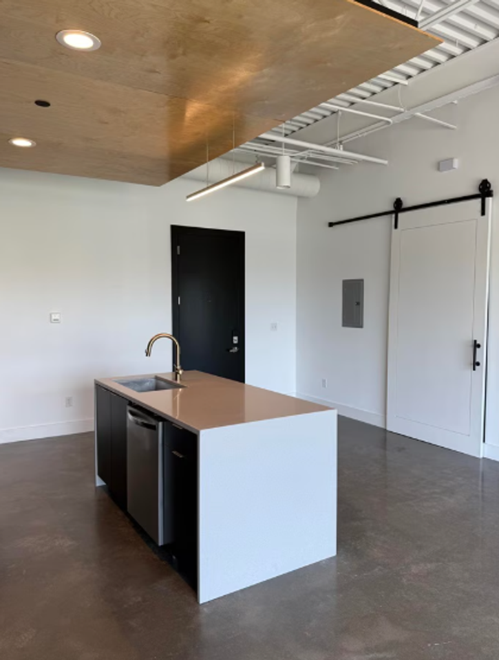 1131 Fairview Ave - Photo 5 of 12