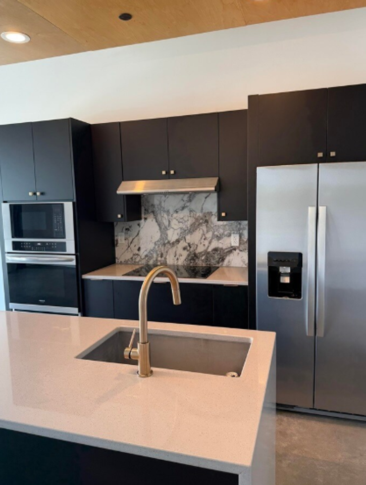 1131 Fairview Ave - Photo 6 of 12